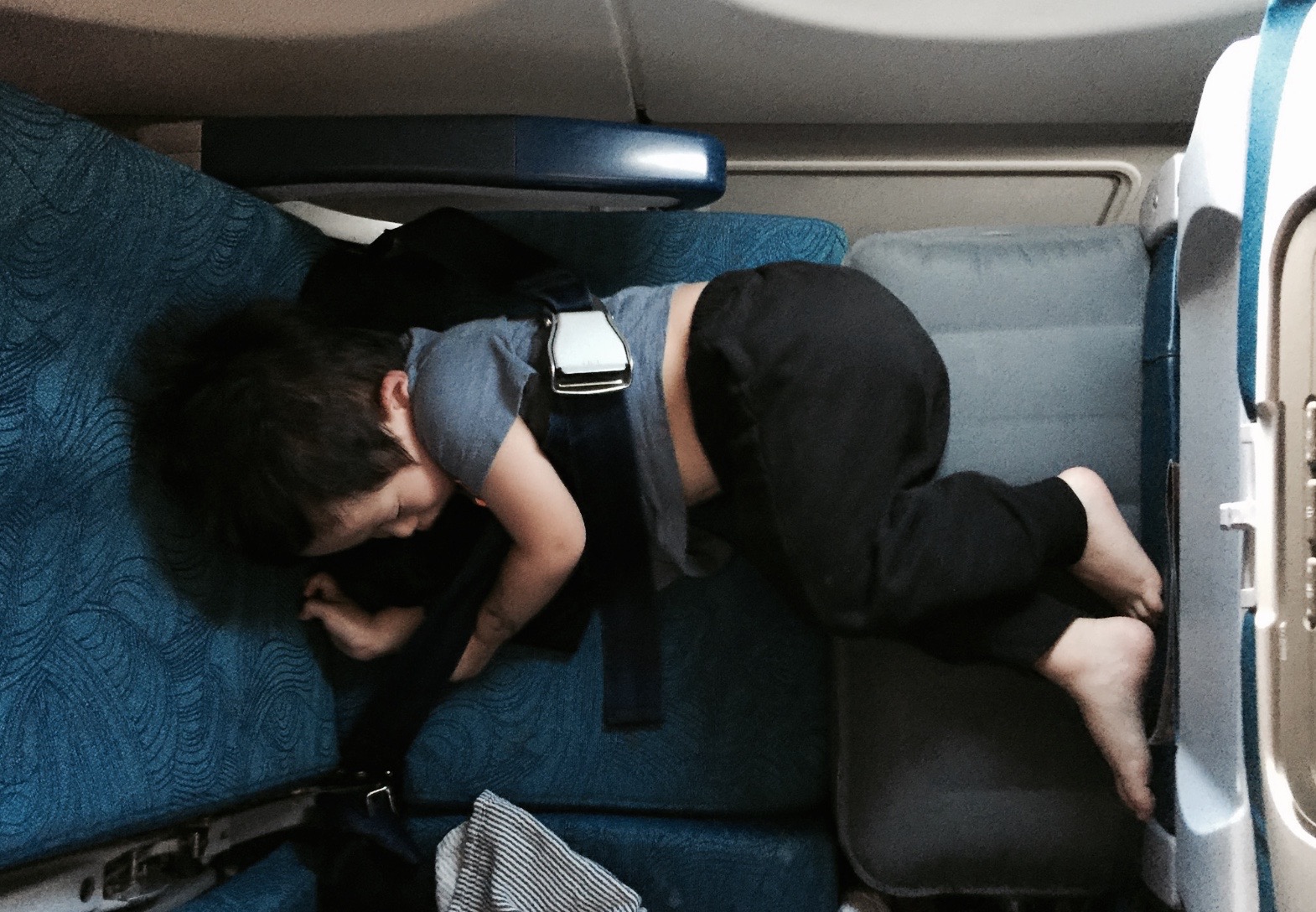 La valise siège jetkids : le confort pour bébé en avion