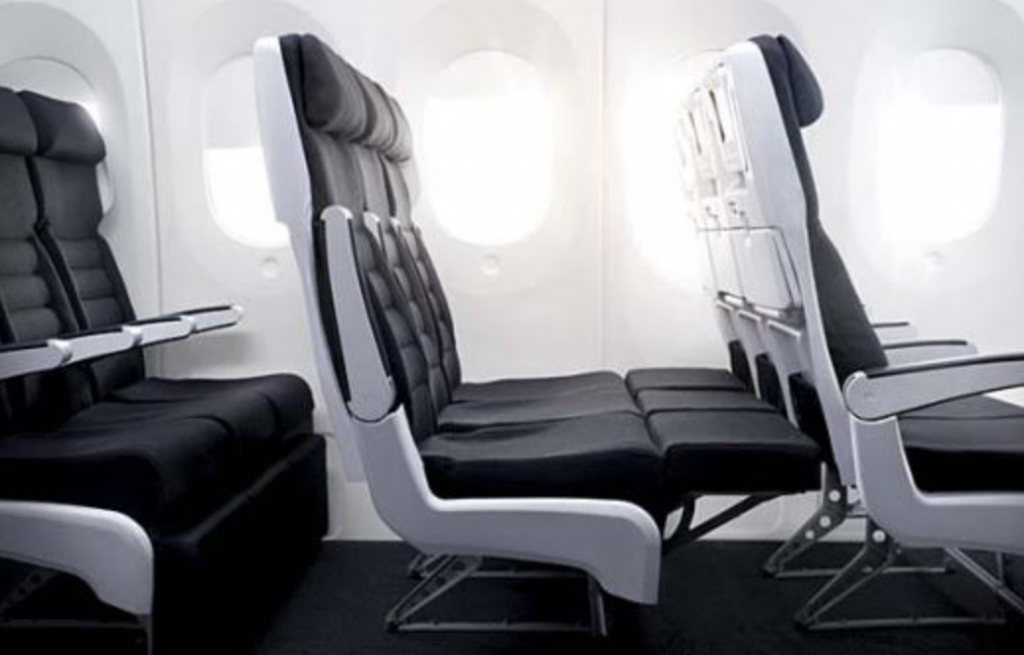Le Fly-Tot : un lit gonflable pour enfant pour dormir dans l'avion