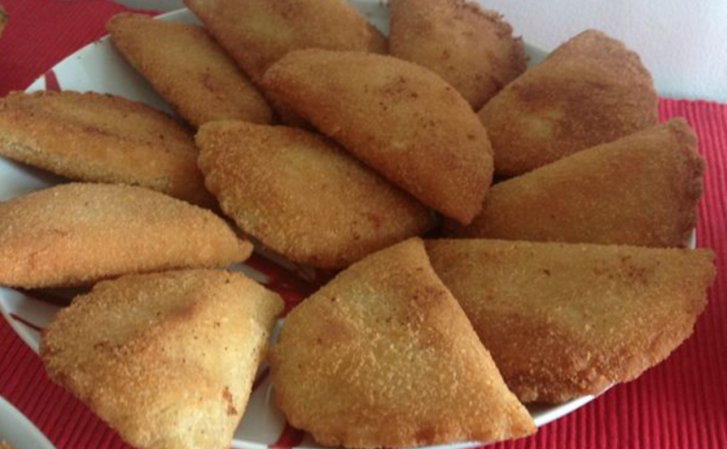 Rissois de bacalhau